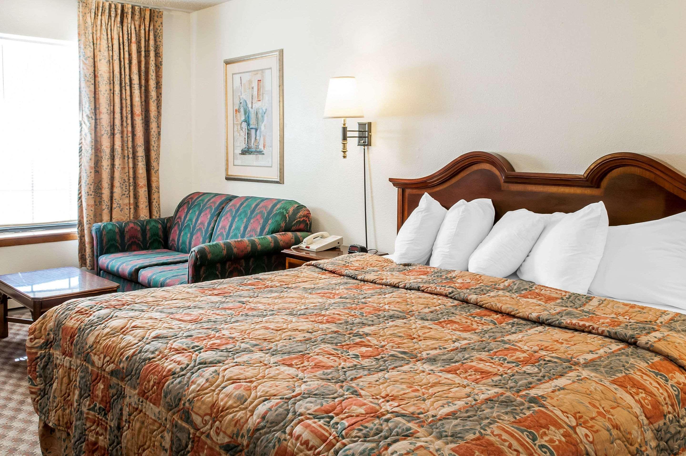 Econo Lodge Eagle Nest Exteriér fotografie