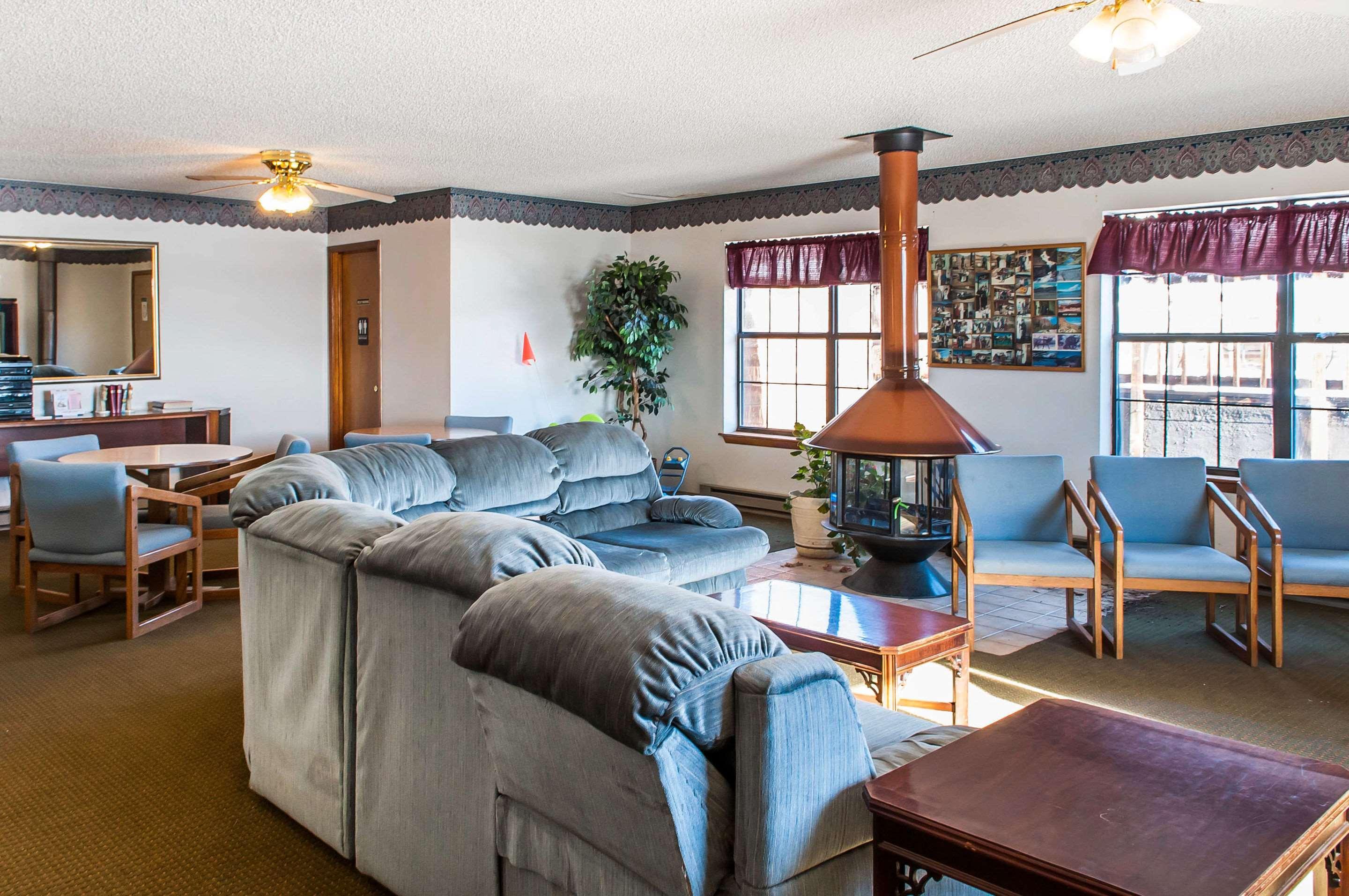 Econo Lodge Eagle Nest Exteriér fotografie