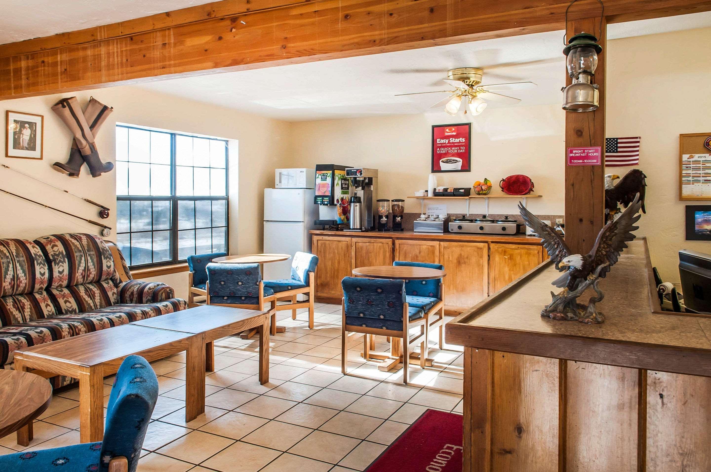 Econo Lodge Eagle Nest Exteriér fotografie