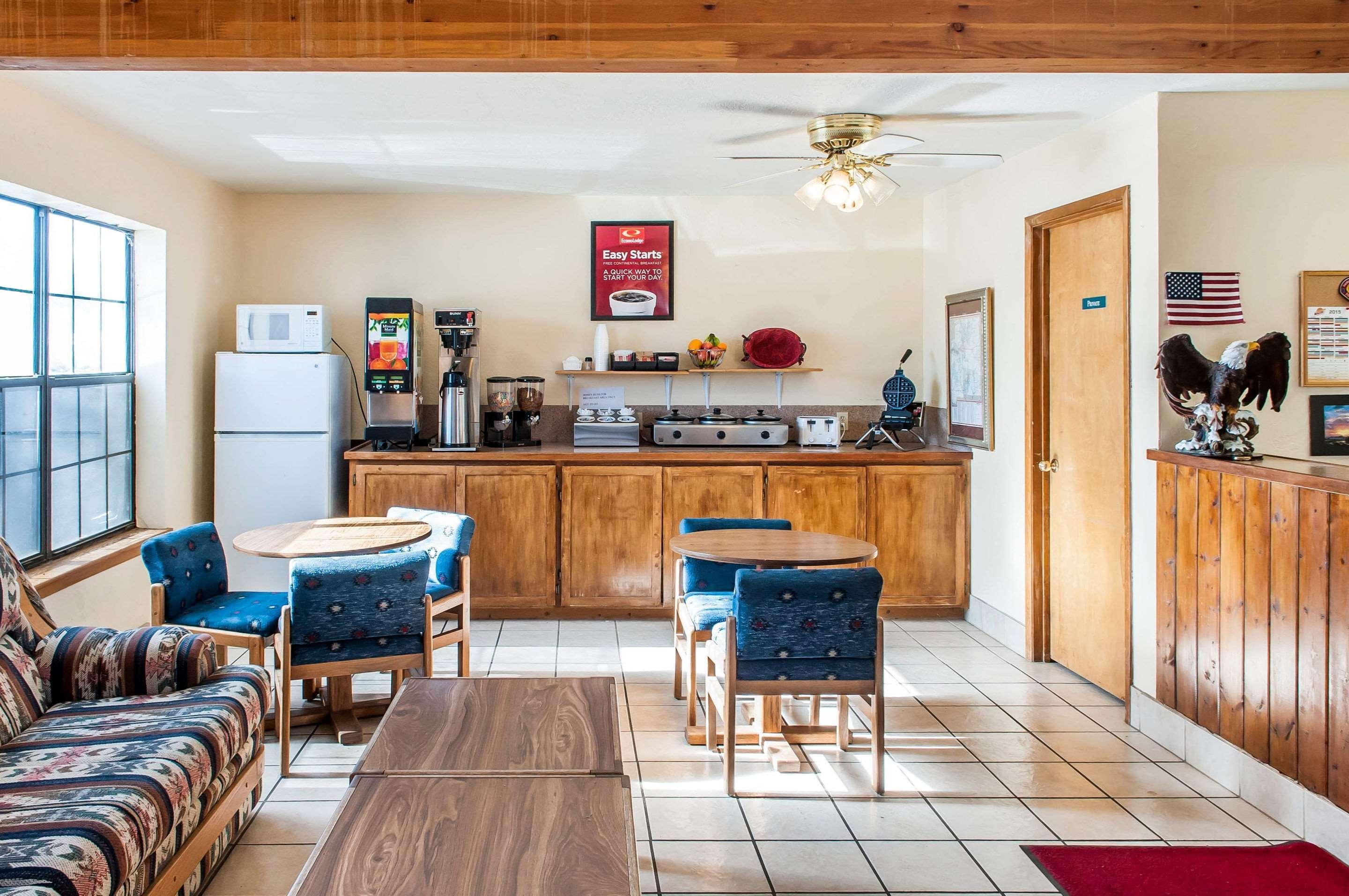 Econo Lodge Eagle Nest Exteriér fotografie
