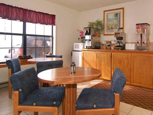 Econo Lodge Eagle Nest Exteriér fotografie