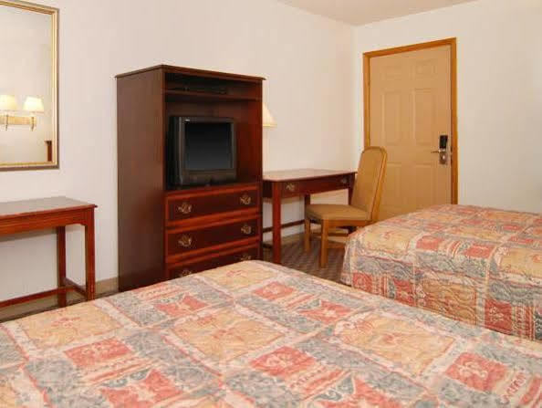 Econo Lodge Eagle Nest Exteriér fotografie